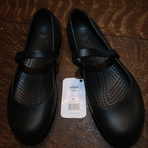 Alice  brand new crocs